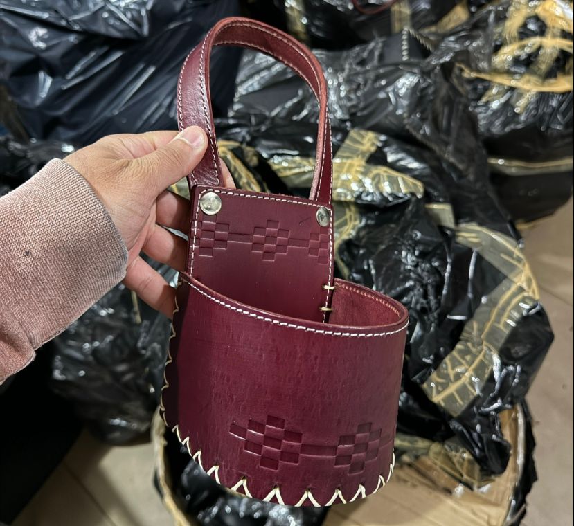 Portamate de cuero 100%  - borravino