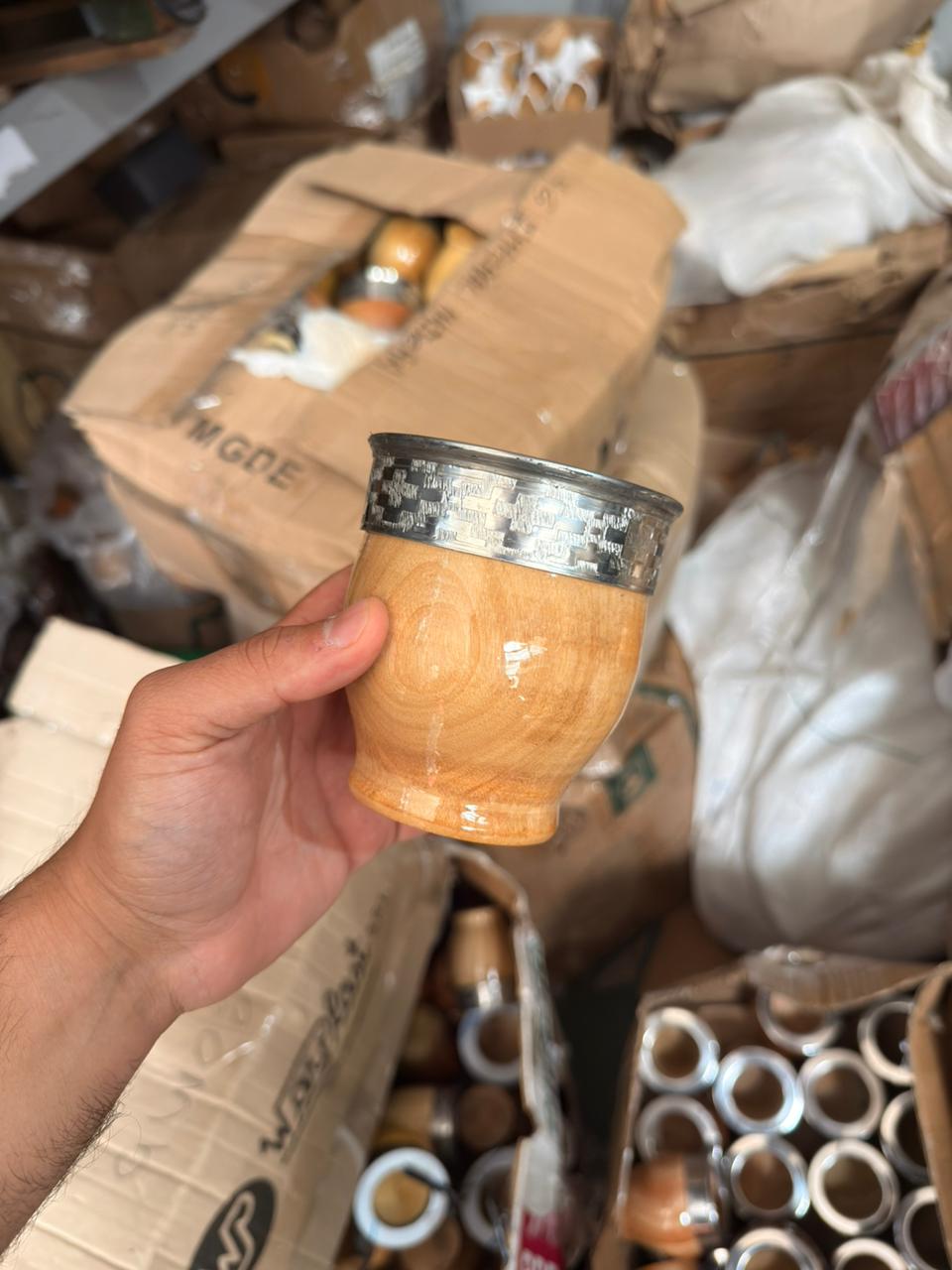 Imperial algarrobo LAQUEADO BRILLOSO. Guarda de acero