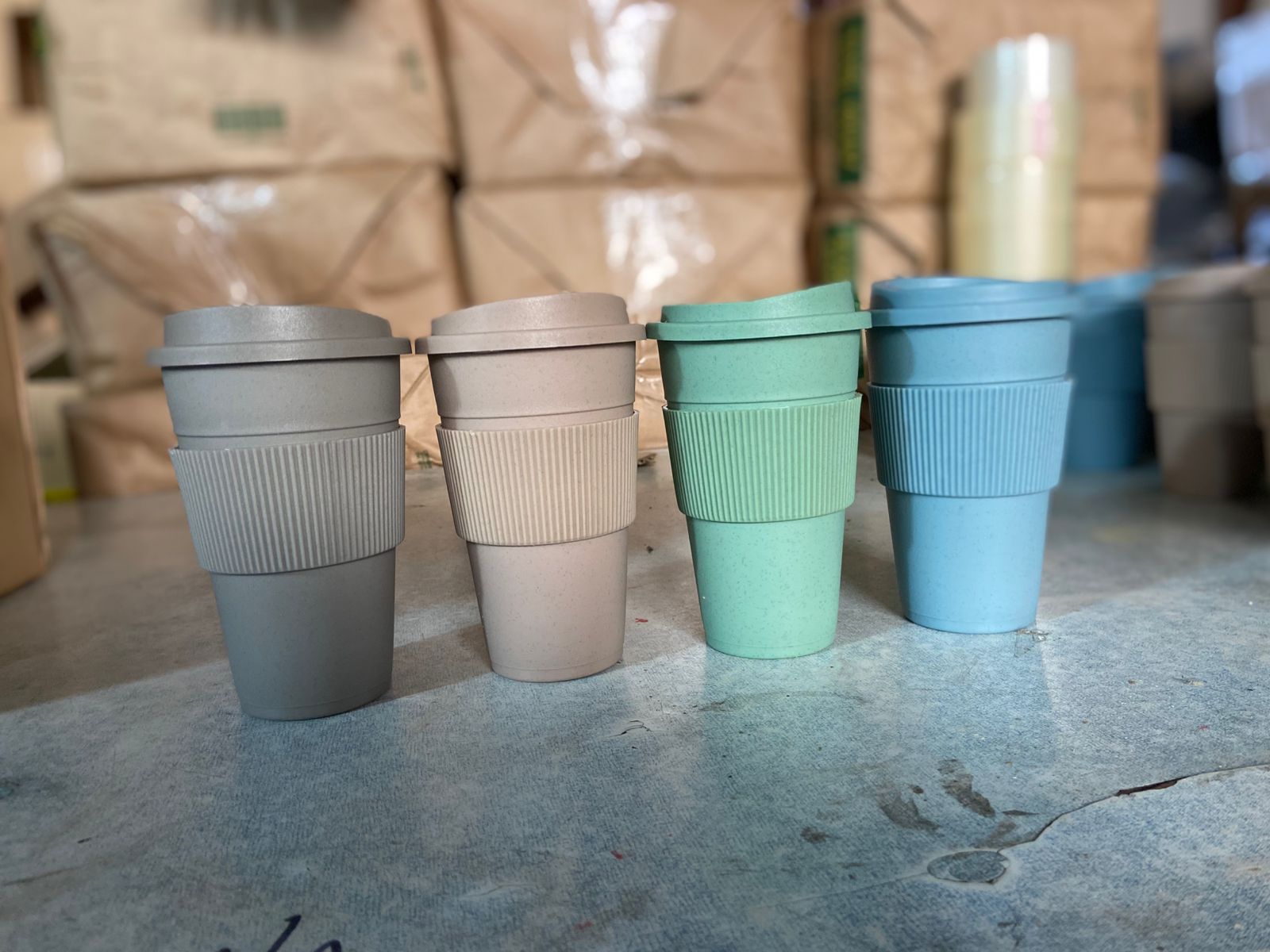 Vaso de cafe liso economico COLORES SURTIDOS