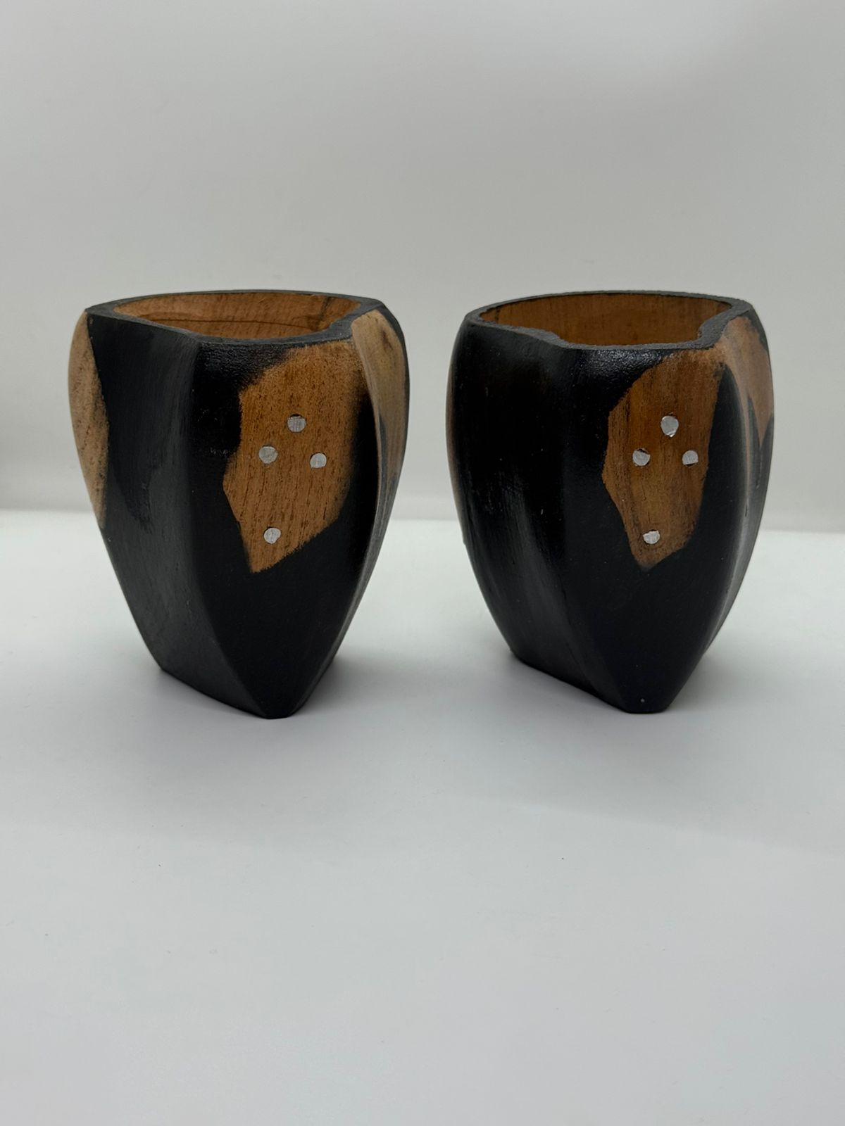 Mate ranchero moldeado y pintado a mano trabajo todo artesanal manchas negras