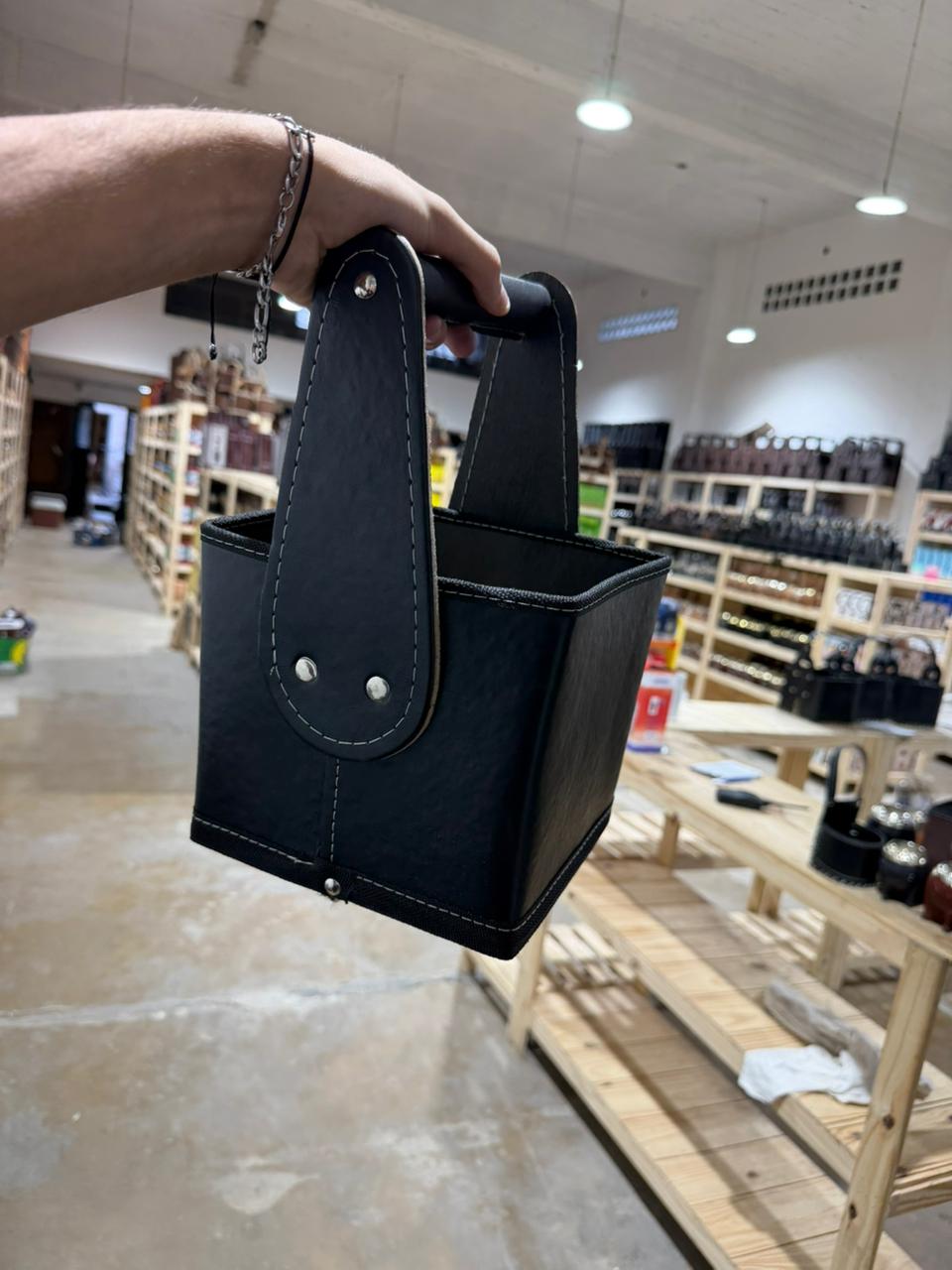 CANASTA MANGO RÍGIDO - COLOR NEGRO LISA