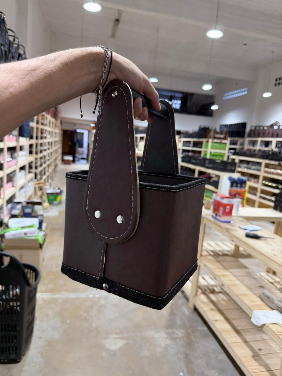 CANASTA MANGO RÍGIDO - COLOR MARRÓN LISA