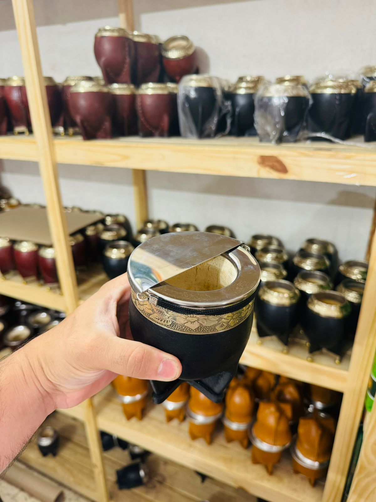 MATEPAS DE ACERO CON ELASTICO LISAS Y GRABADAS VARIOS DISEÑOS