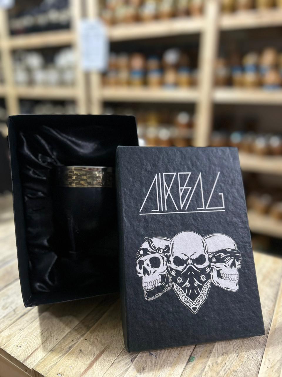CAJA PRESENTACION GRABADA "AIRBAG" PARA MATE Y BOMBILLA CON SUJETADOR Y TELA DE PANA
