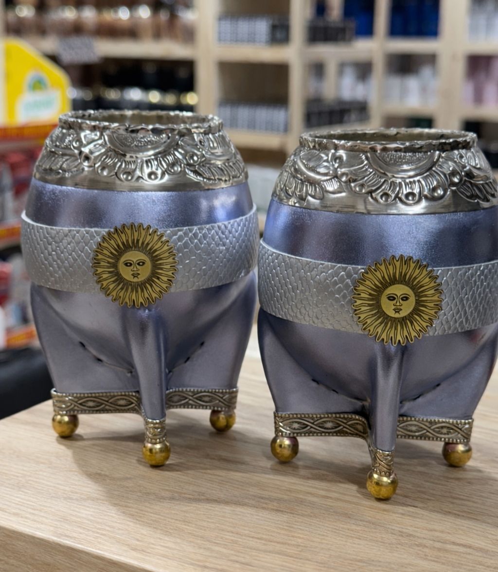 TORPEDO ARGENTINO VIROLA DE ALPACA URUGUAYA EN LACRE CON DIJE DE SOL Y PELOTAS DE BRONCE