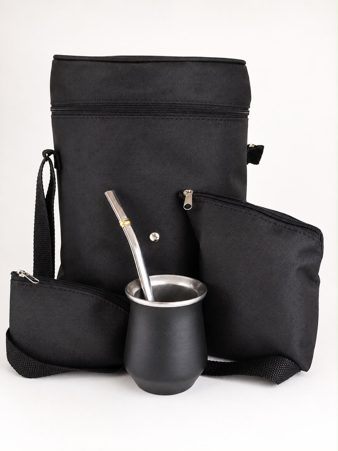 COMBO VIAJERO COLOR NEGRO: MATE SIMIL CON VUELO + BOLSO MATERO GRANDE CON SUJETADOR PARA TERMO + YERBERO + AZUCARERO