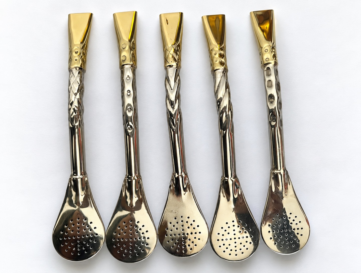 BOMBILLON CAÑO CORTO DE ALPACA – CINCELADO – PALA URUGUAYA – PICO BRONCE CINCELADO